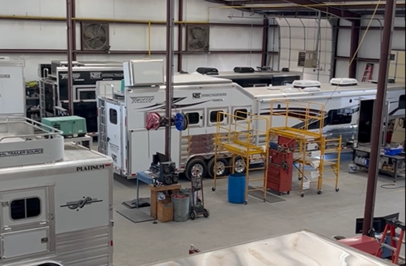 Read more about the article Towing with Confidence: Trailer Safety Features