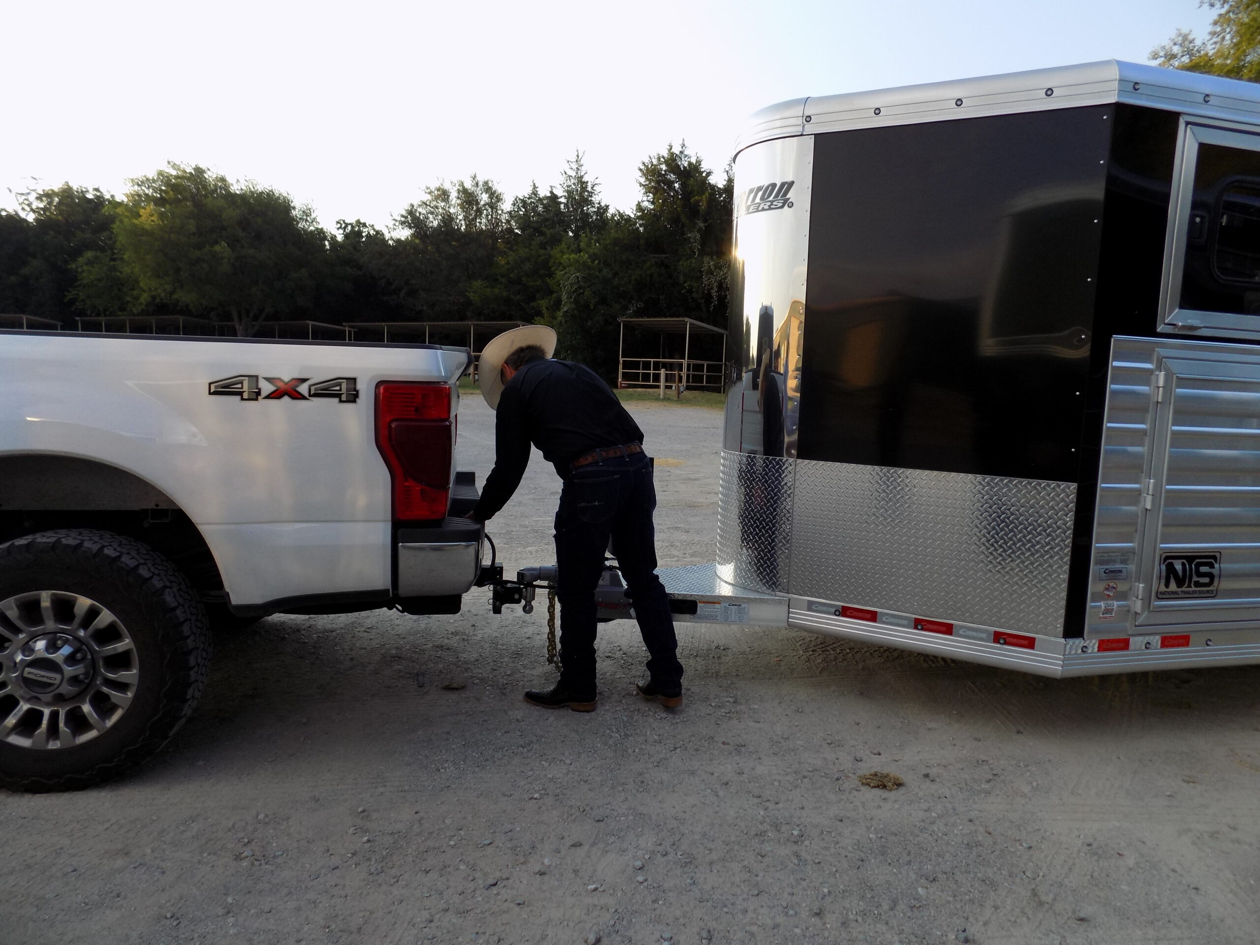 You are currently viewing Trailer Safety Chain Tips for Southeast Texas Drivers
